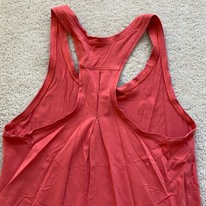 red lulu tank top